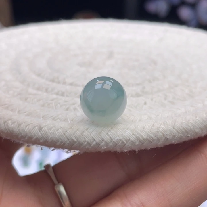 散珠翡翠晴蓝底胶润圆珠卡12.6mm