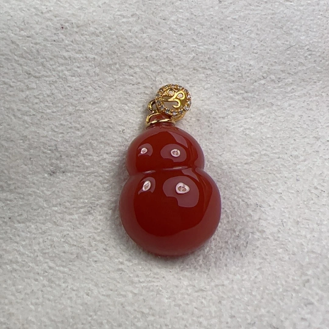 18K金镶嵌吊坠南红玛瑙
