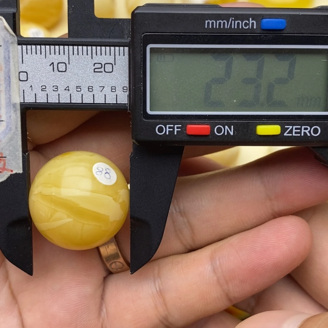 未镶嵌蜜蜡裸石23.2微瑕圆珠默认直发