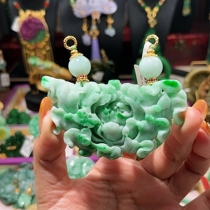 【闪购商品】翡翠吊坠(赠链)未镶嵌捡漏