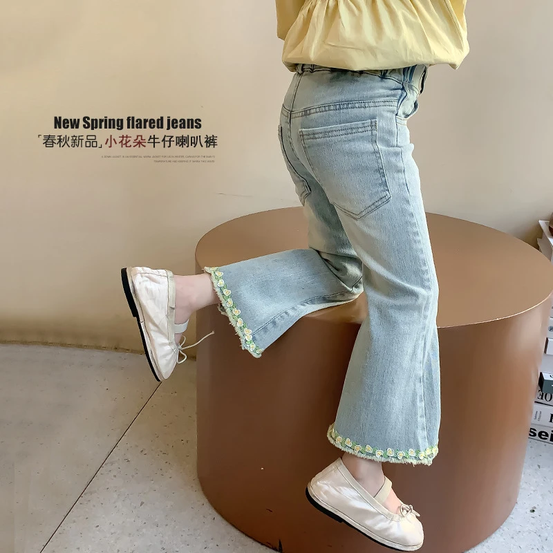 女童裤子春秋款2025新款洋气时髦女孩春装修身春季喇叭牛仔裤