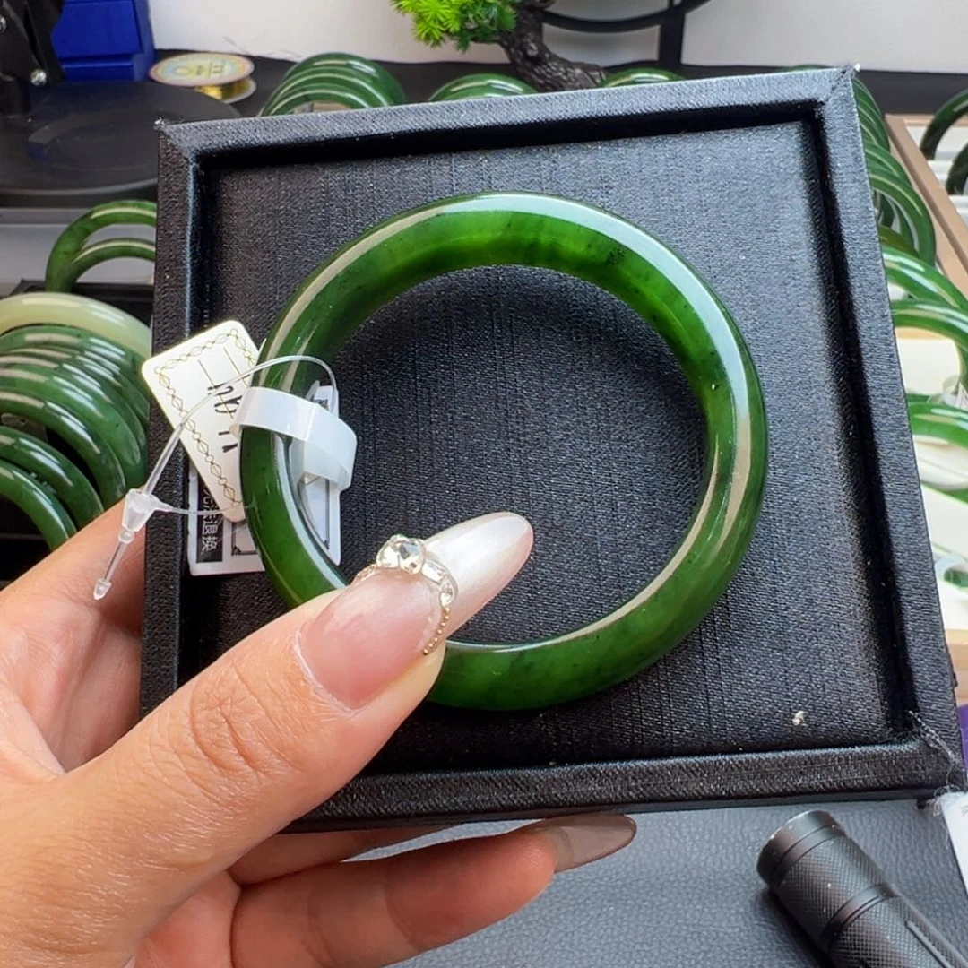 和田玉（碧玉）手镯未镶嵌52