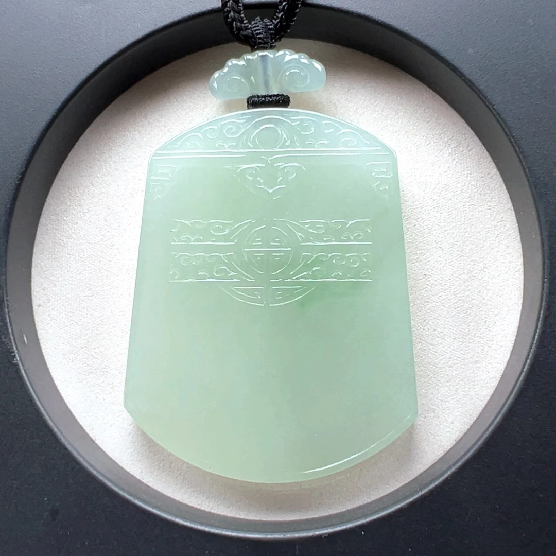 翡翠未镶嵌颈饰无事牌