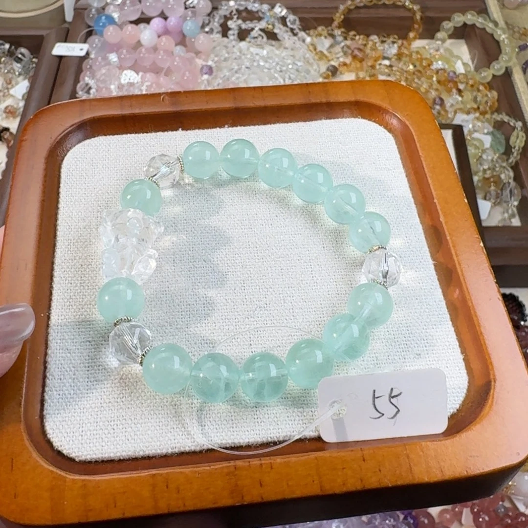 水晶手串未镶嵌莹石