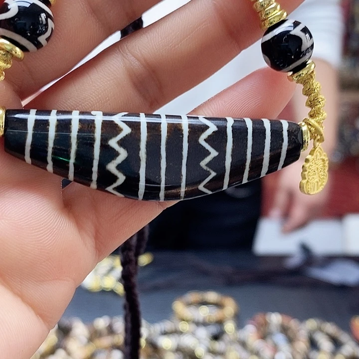 玛瑙/玉髓合金颈饰