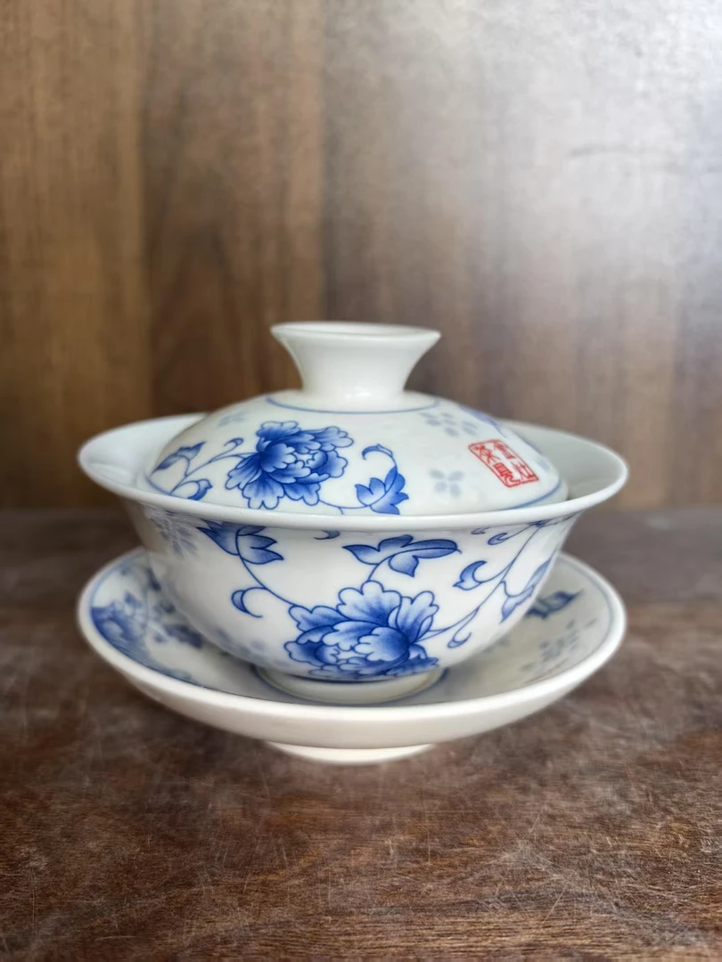 A134景德镇制陶瓷盖碗一件