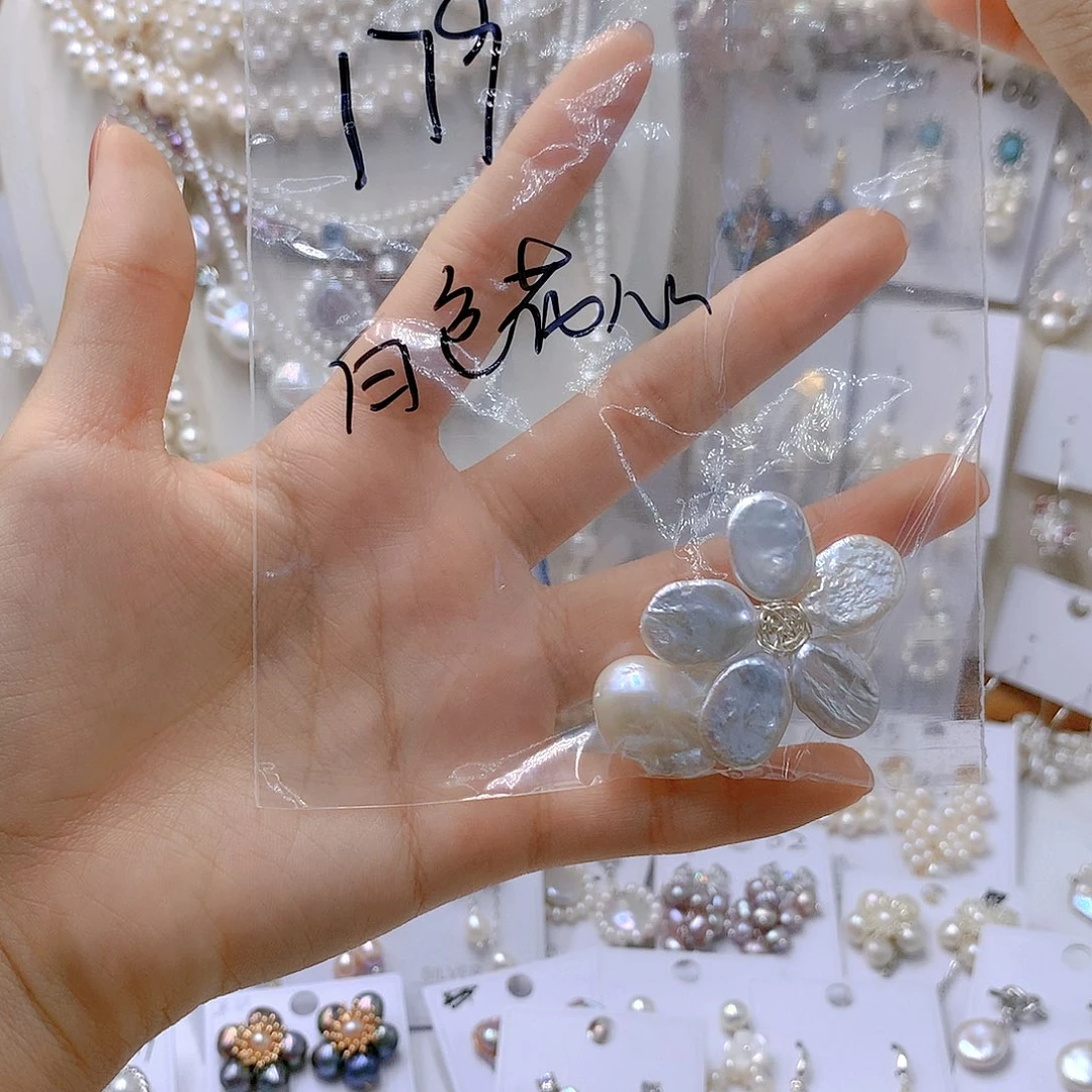 银S925镶嵌耳饰淡水珍珠T****y