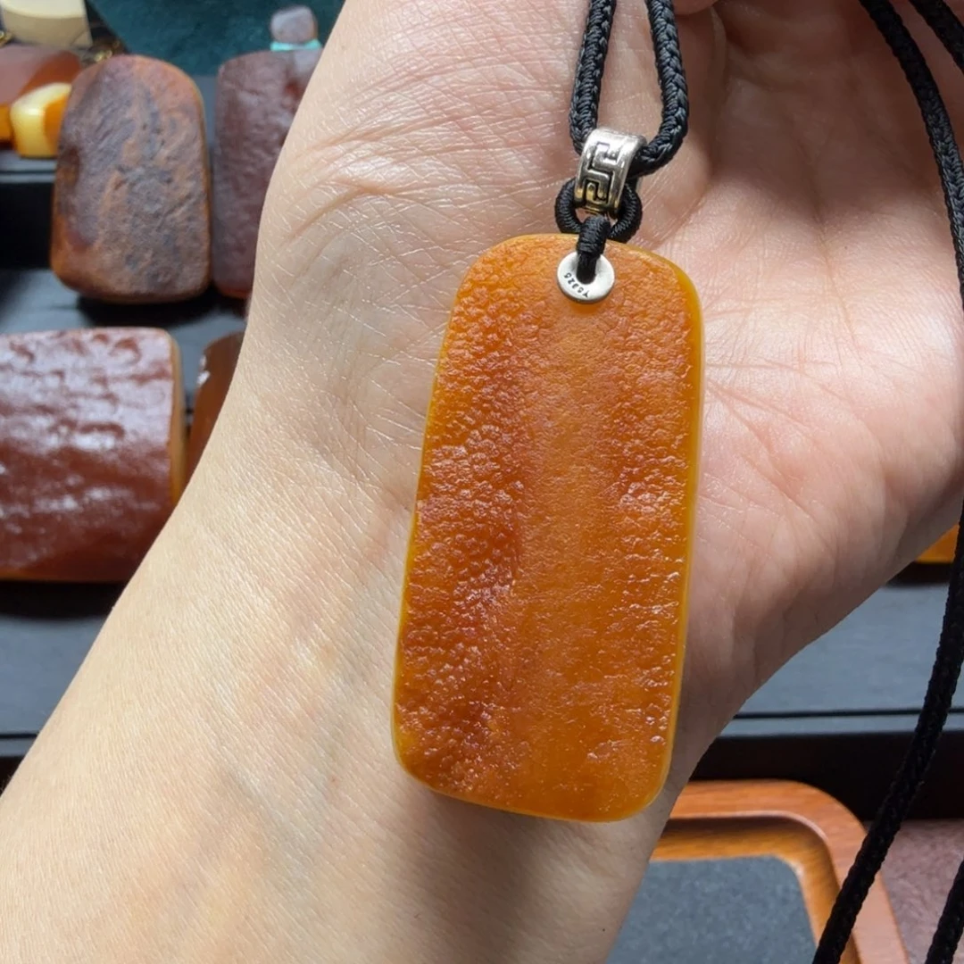 琥珀吊坠(赠链)未镶嵌