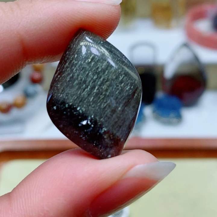 水晶颈饰未镶嵌白***。水晶