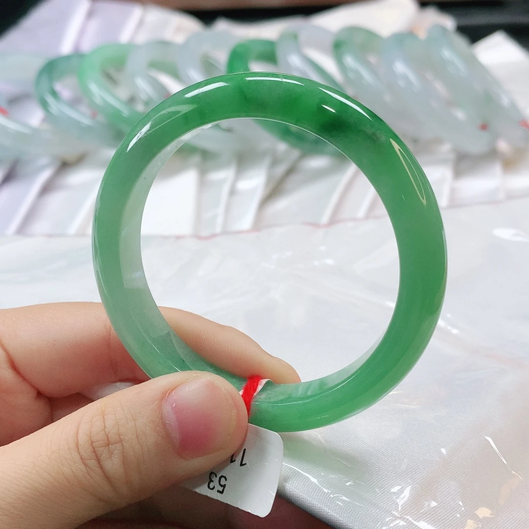 翡翠未镶嵌手镯缅甸天然翡翠手镯