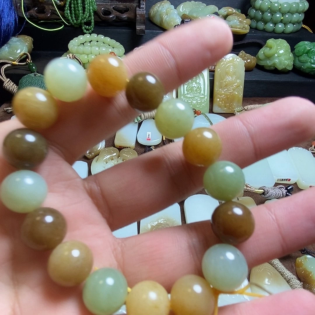 和田玉未镶嵌手串