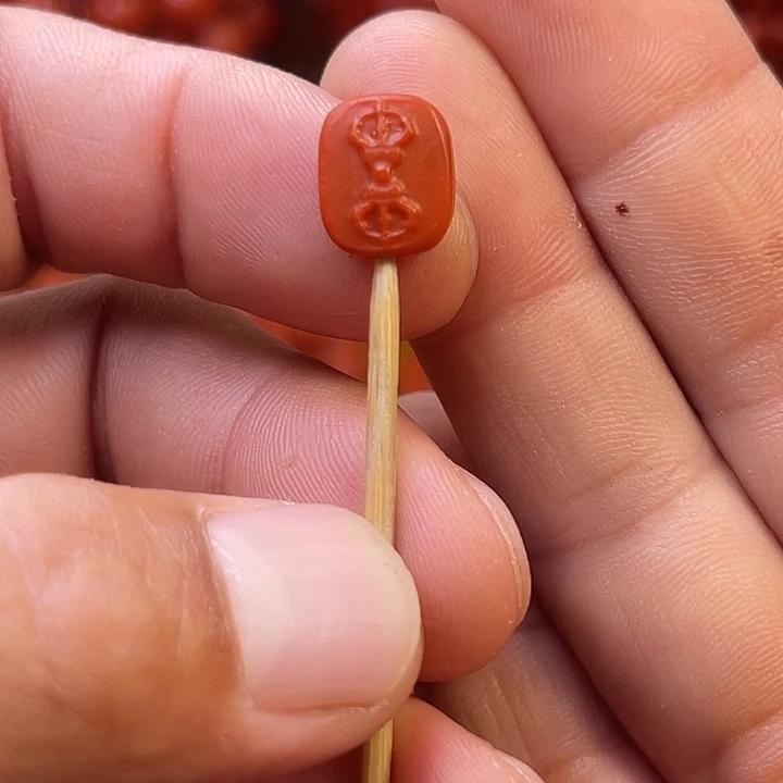 未镶嵌保山精工褚褚背云卡10➕南红玛瑙