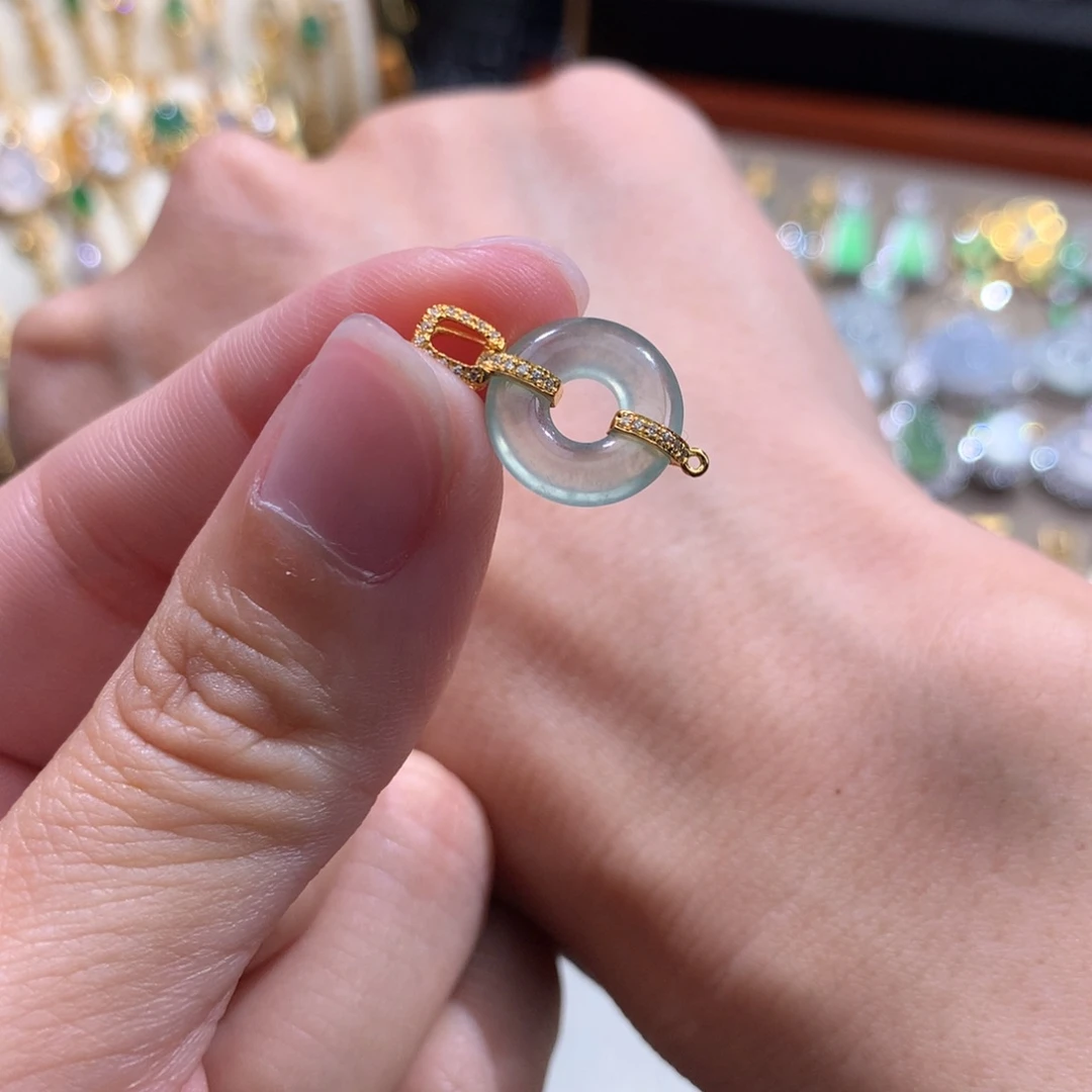 雨****翡翠18K金镶嵌颈饰翡翠