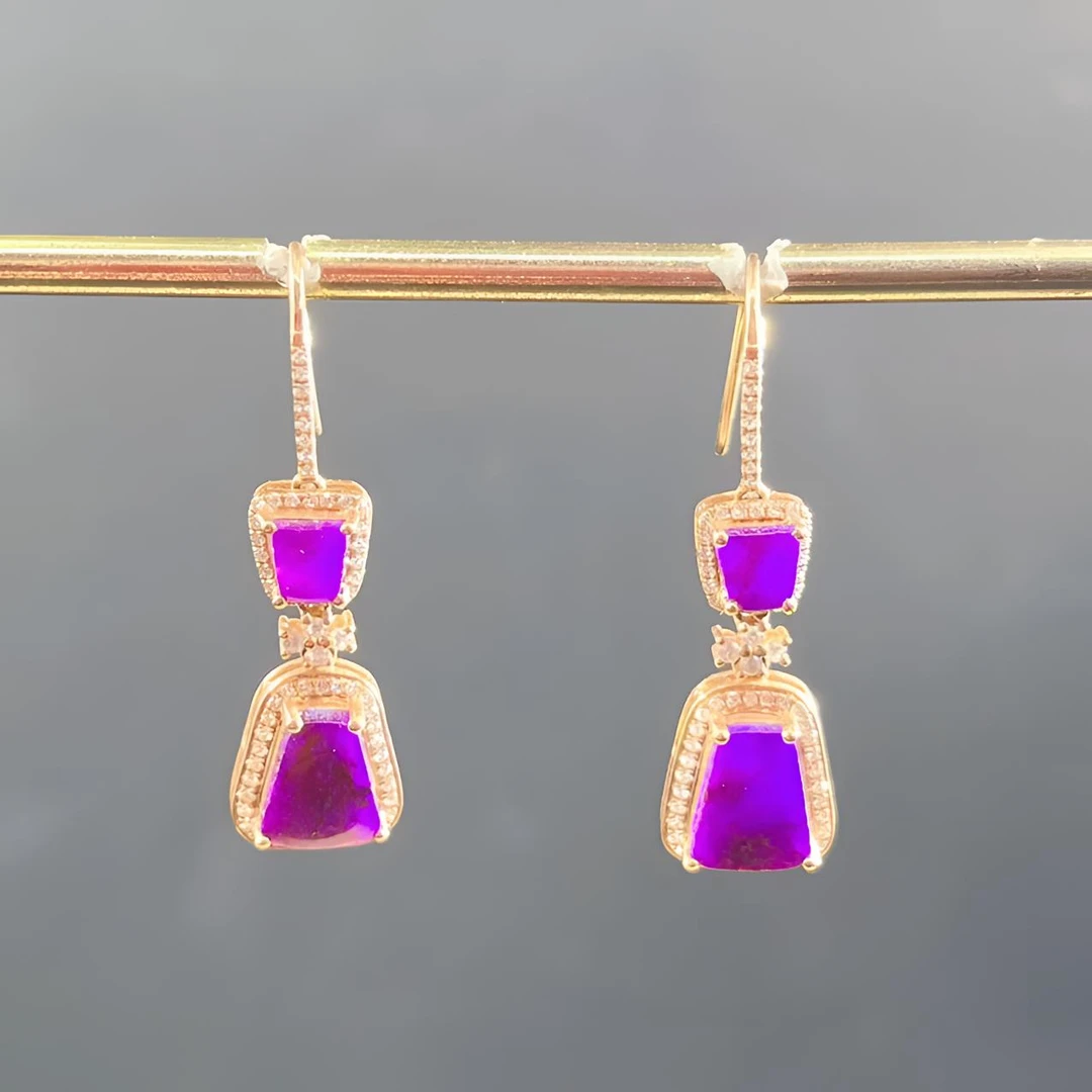 舒俱来 火焰红丝绒18k金包镶钻石耳钩 果冻体9mm