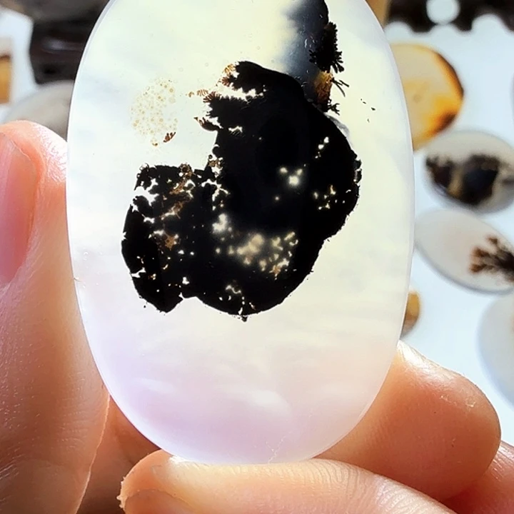 玛瑙/玉髓未镶嵌珠宝半成品