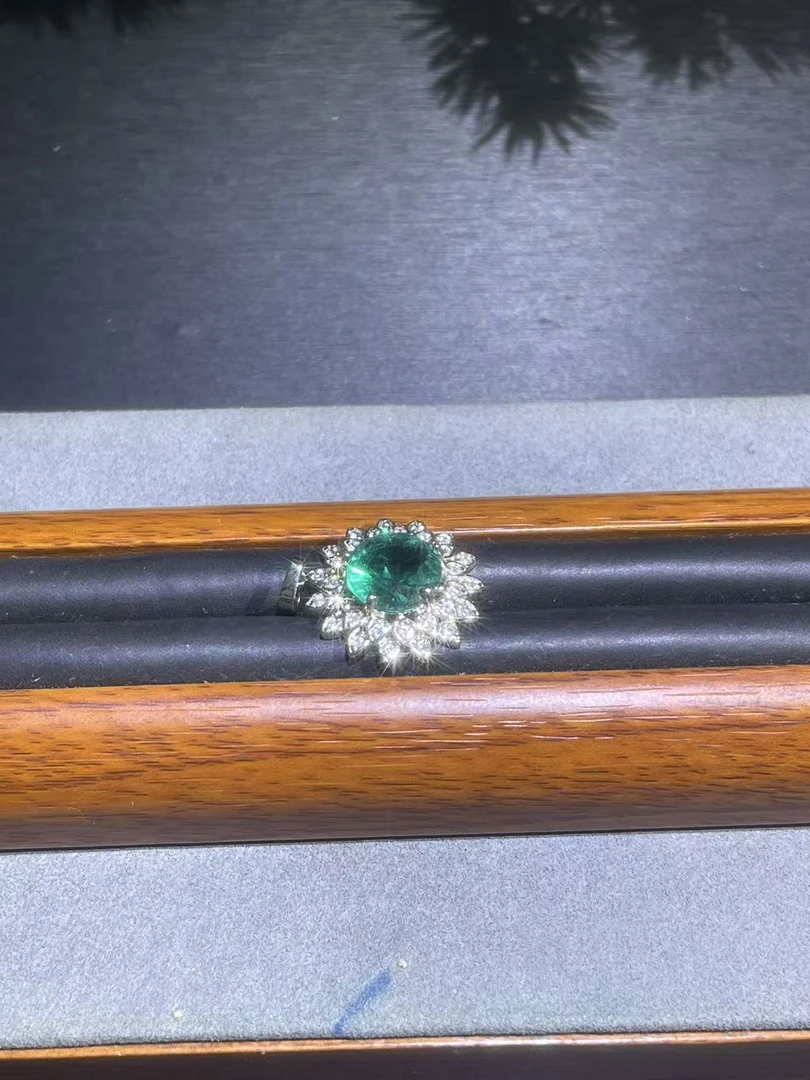 a9505白托满镶绿色花花吊坠多样发