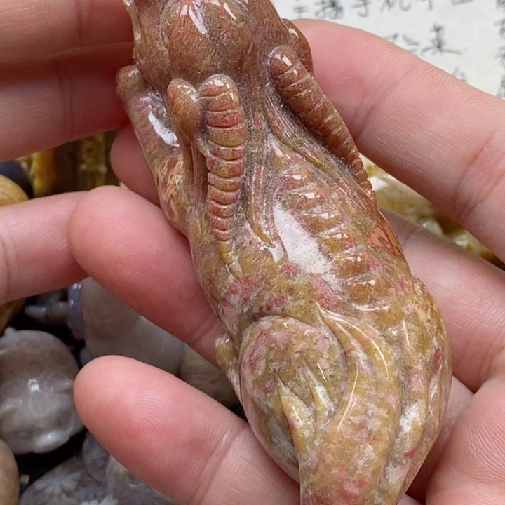 颈饰未镶嵌石英质玉