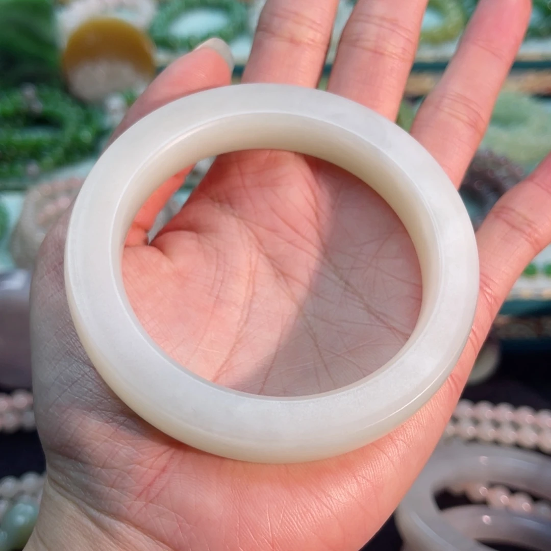 和田玉手镯未镶嵌花*