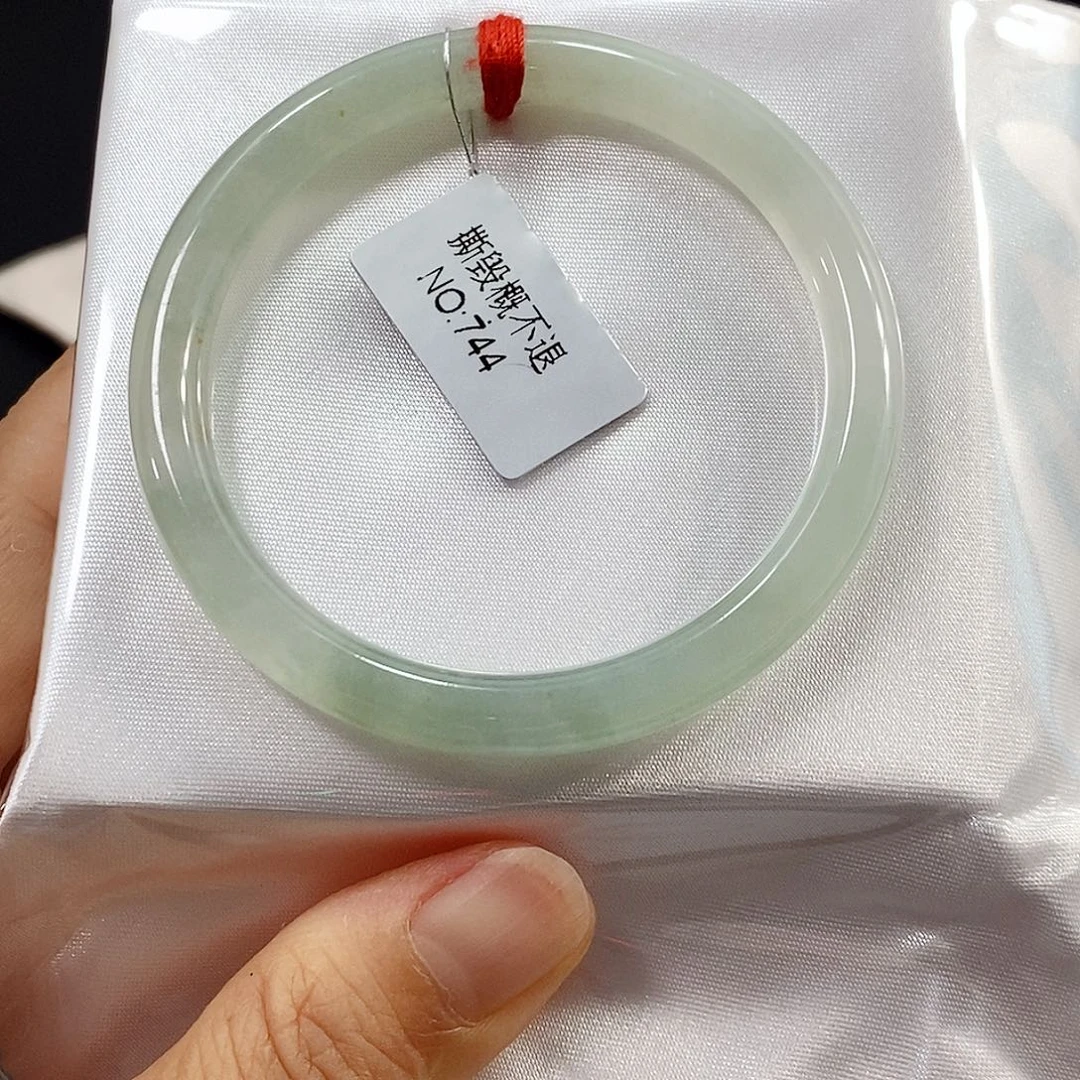 翡翠未镶嵌手镯手镯