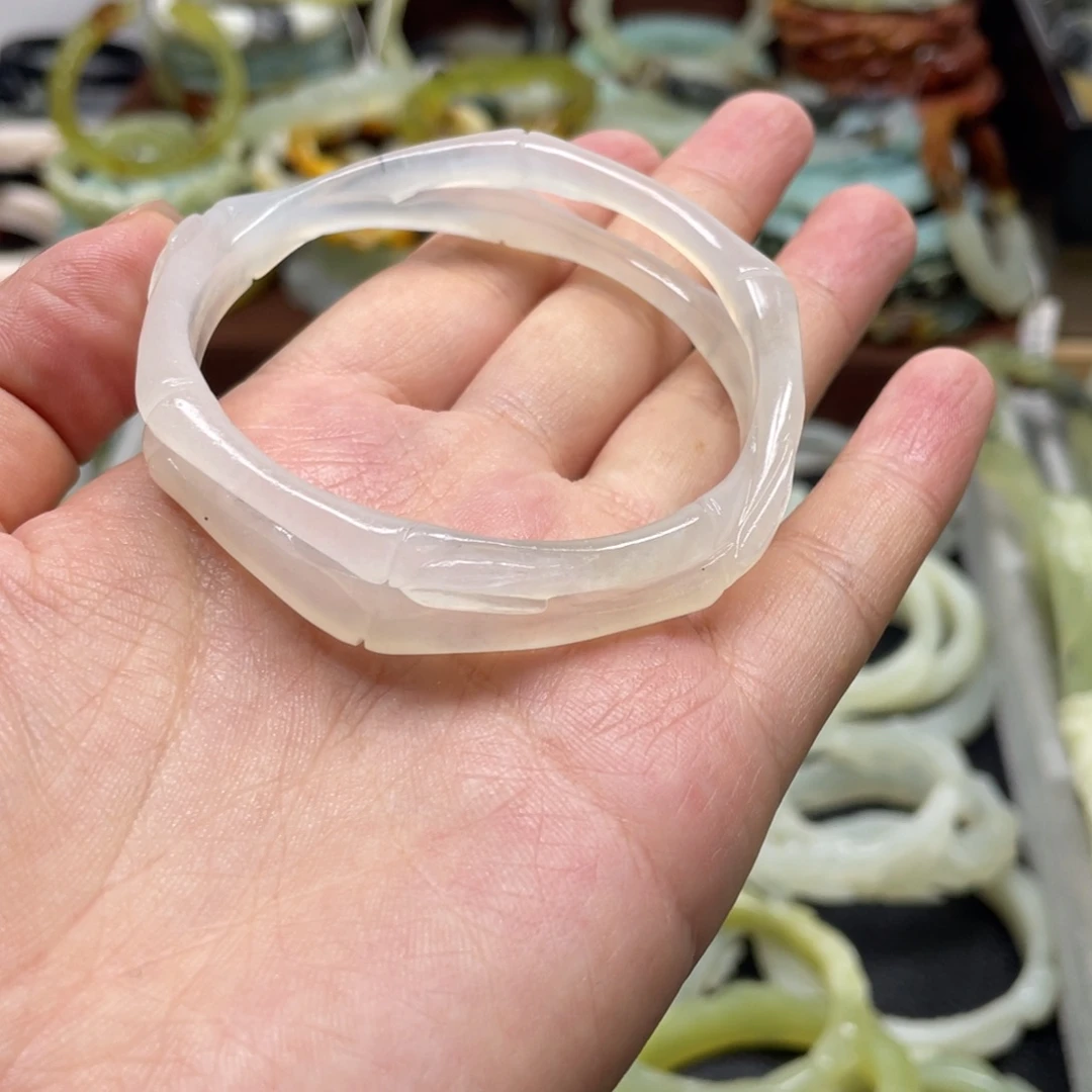 蛇纹石玉未镶嵌手镯