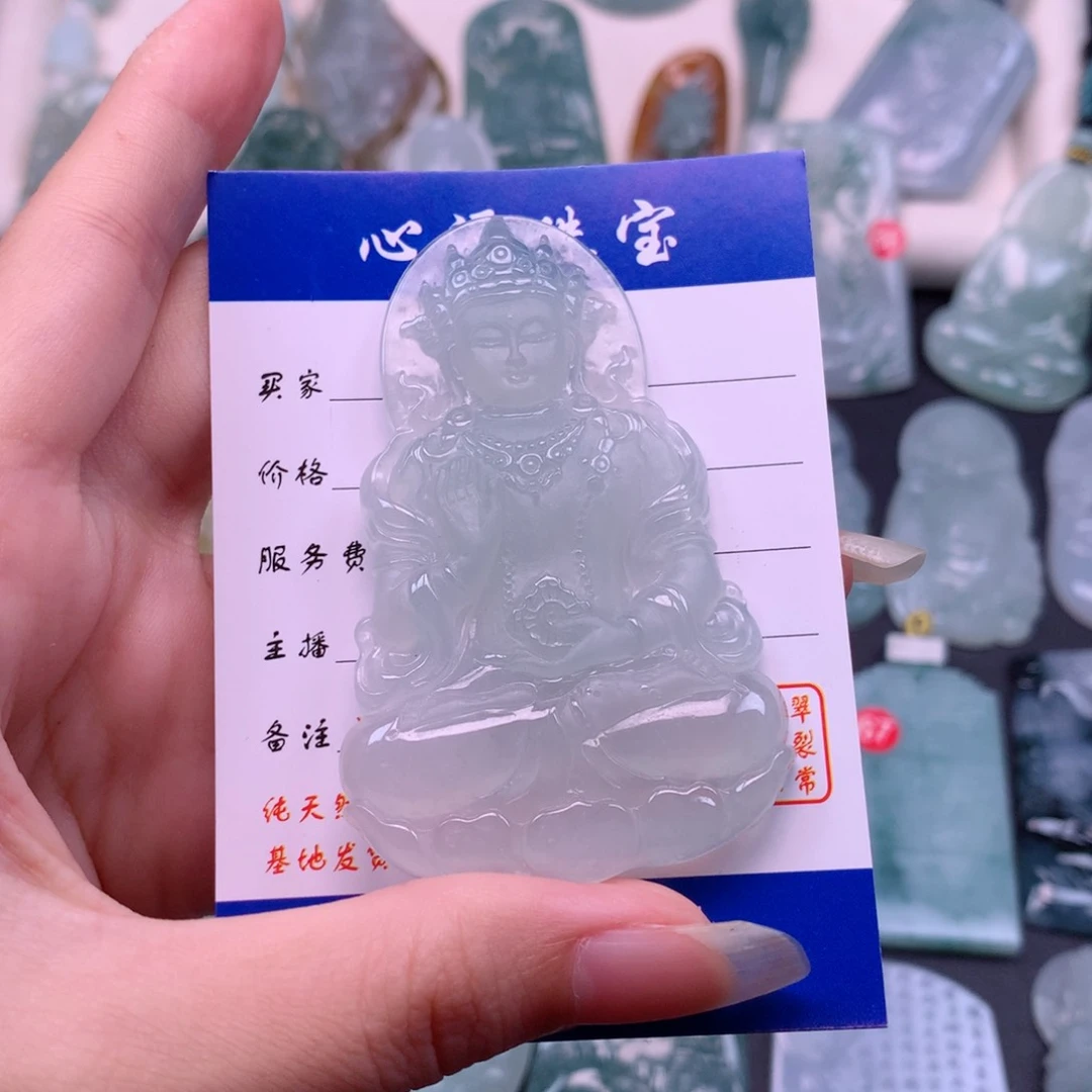 雪***杉翡翠未镶嵌颈饰度母