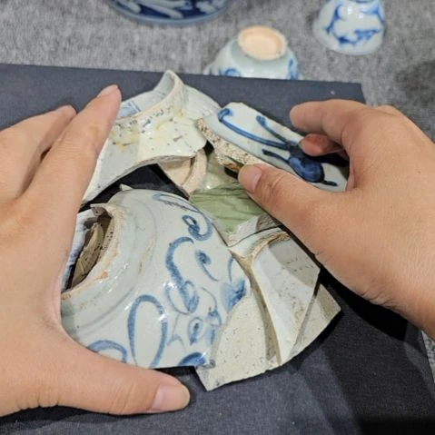 碗尚**人，，，，，，，，，，，，，