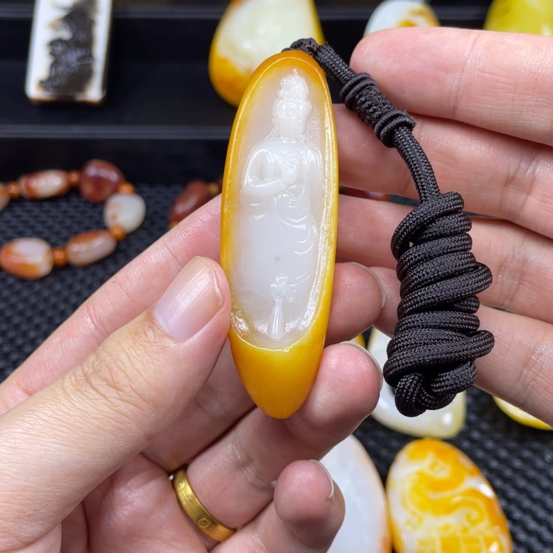 颈饰未镶嵌和田玉