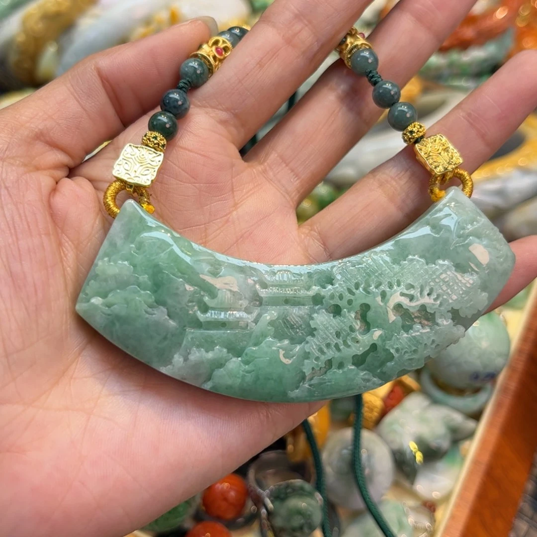 翡翠颈饰未镶嵌待编款