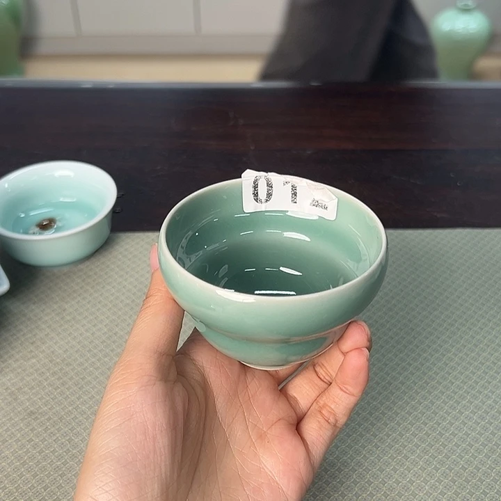 凤***吟龙泉云间青瓷小米茶器