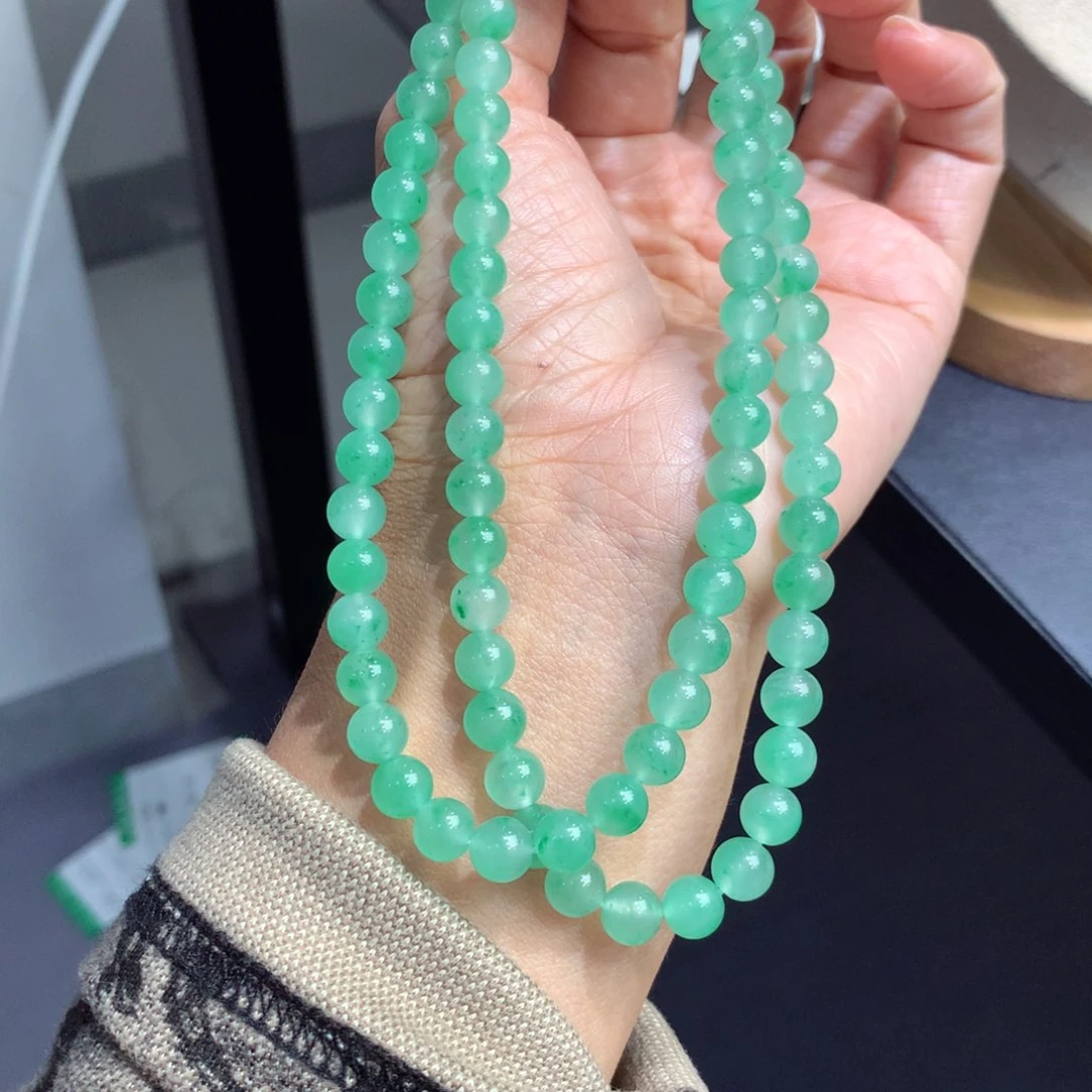 颈饰银S925镶嵌石英质玉（非洲翠）