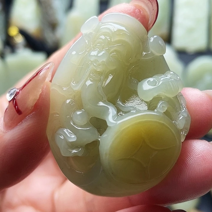 和田玉（糖玉）未镶嵌颈饰