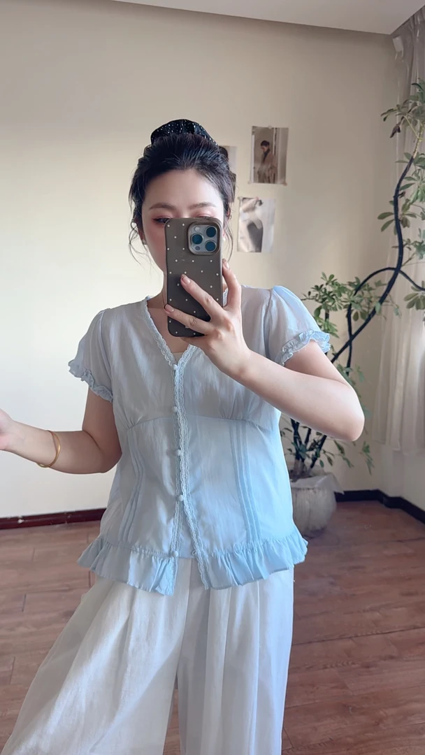 小思 V领拼花边衬衣莱赛尔微透气上衣