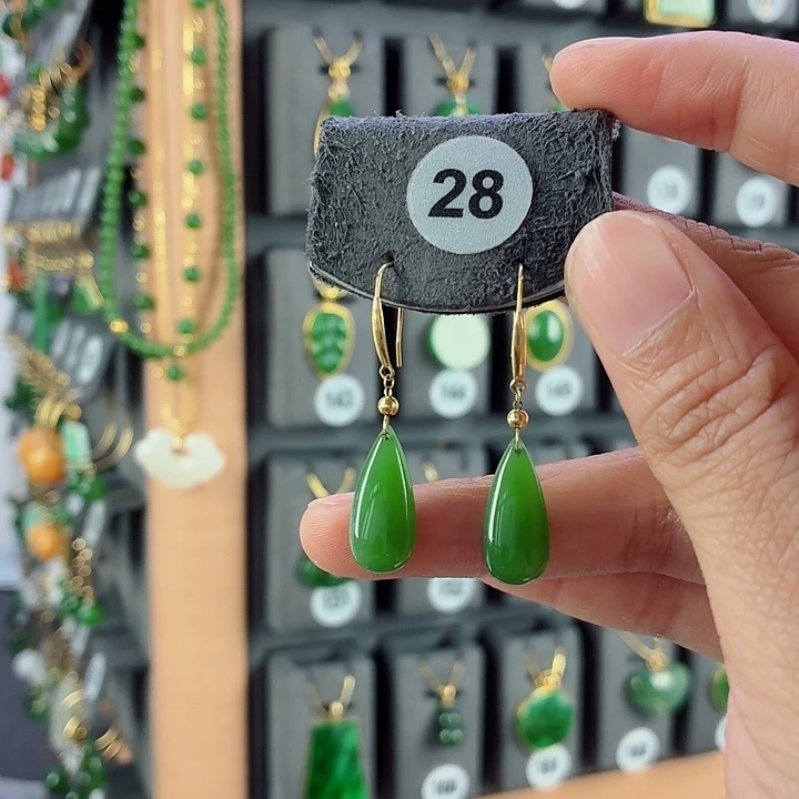 和田玉18K金镶嵌耳饰