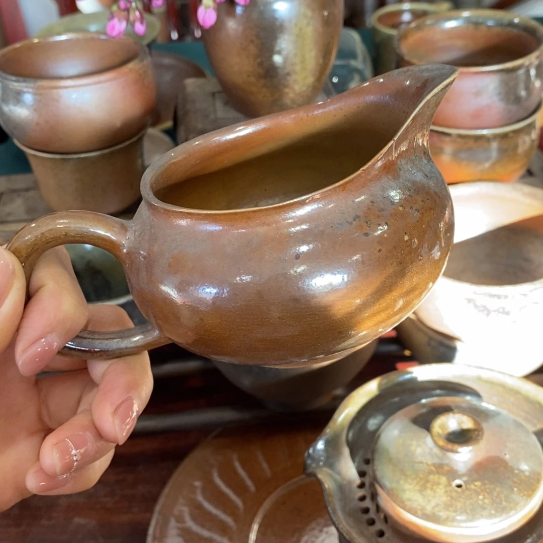 白泥通红系列公道杯有瑕