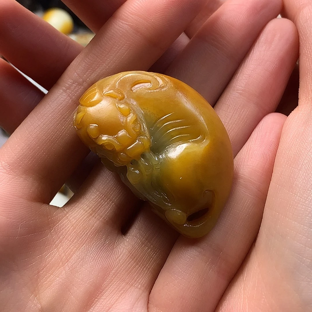 未镶嵌和田玉挂件笑**云