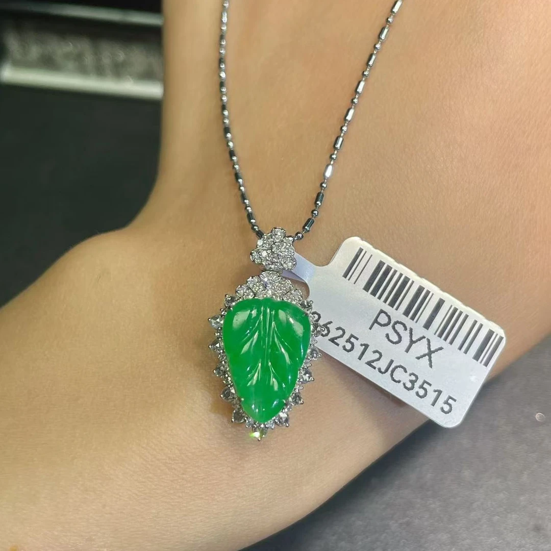 缅甸A货翡翠南非真钻18K金（不含链）