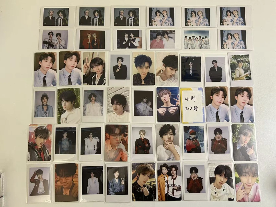 时代少年团官卡拍拍