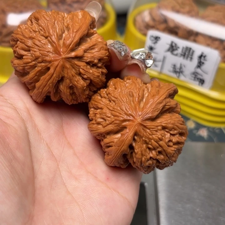 文玩核桃吊坠46-28952-02
