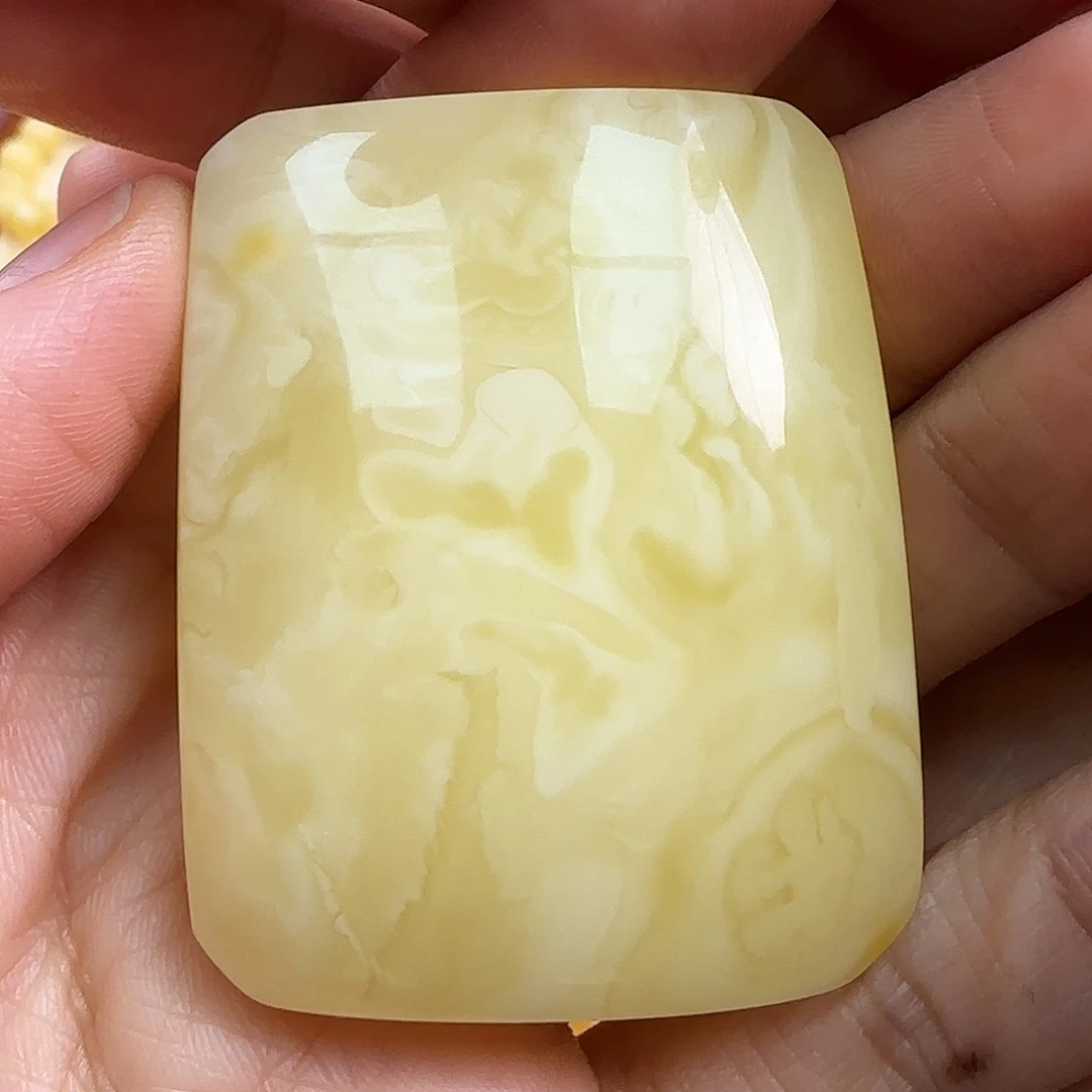 北***风蜜蜡未镶嵌珠宝奇石