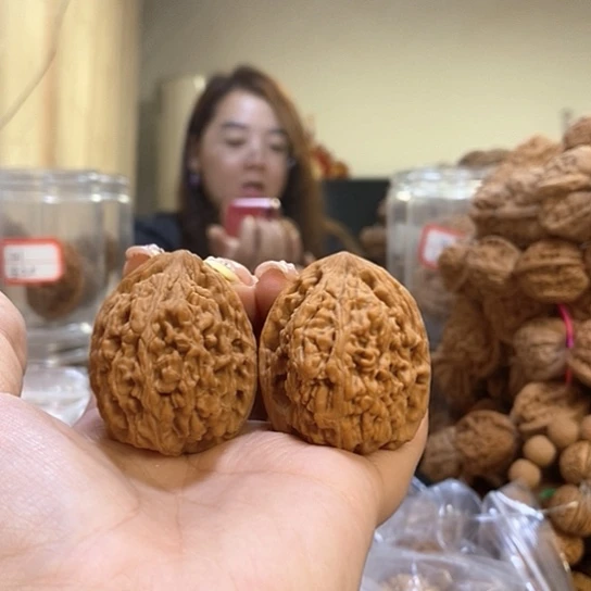 文玩核桃吊坠核****对35蚂蚁王