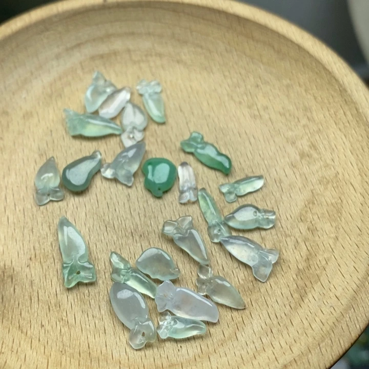 颈饰未镶嵌翡翠小滴溜一个