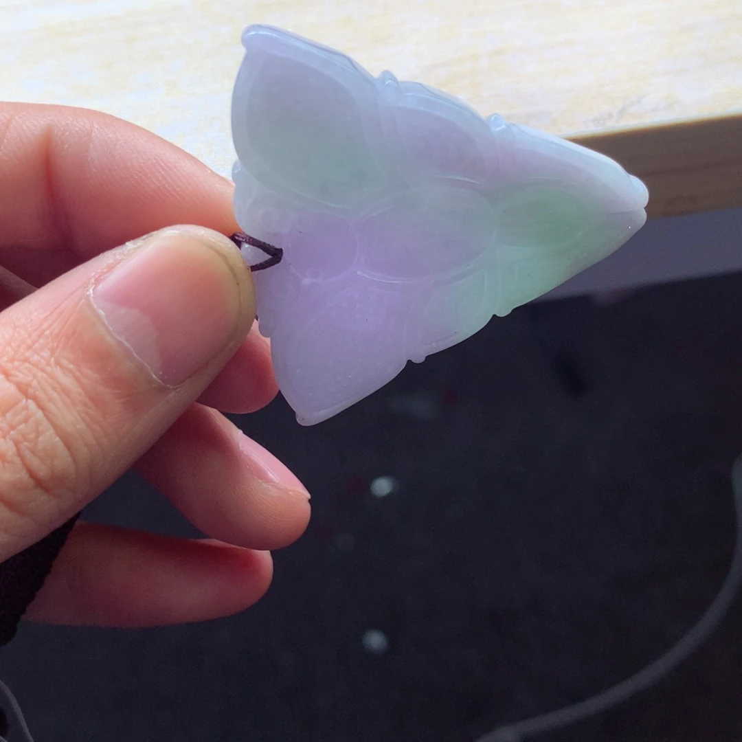 翡翠颈饰未镶嵌吊坠