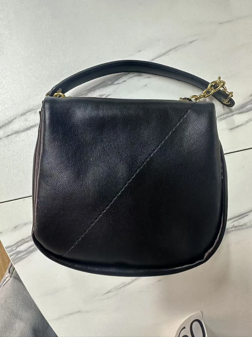 字母耐磨做旧证件位斜挎包女士小众通勤风小香风