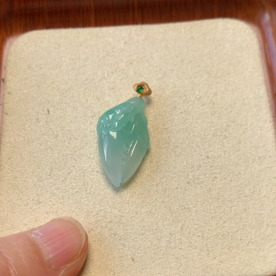 翡翠颈饰18K金镶嵌钳