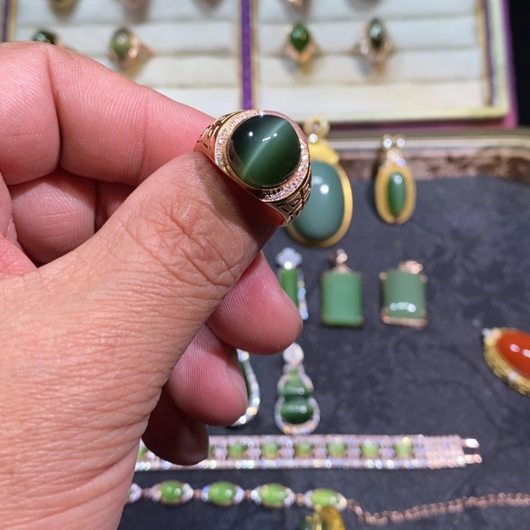 和田玉（碧玉）戒指18K金镶嵌短****a