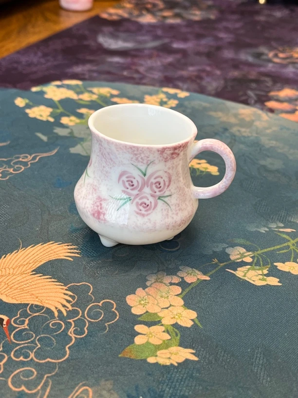 【紫玫瑰·三足手执杯】手绘紫色陶瓷主人杯高脚设计家用茶具精美