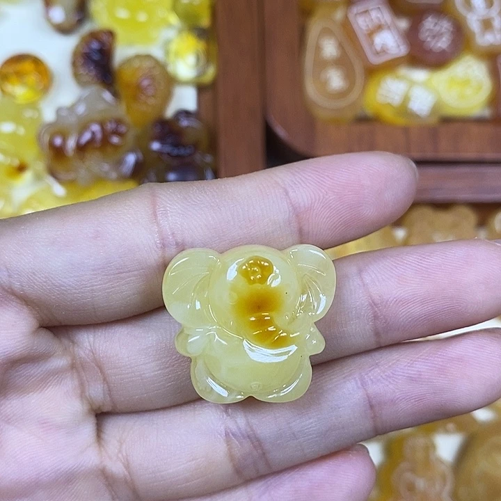 橄榄核吊坠大象130圆