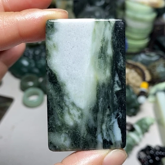 独山玉未镶嵌珠宝半成品