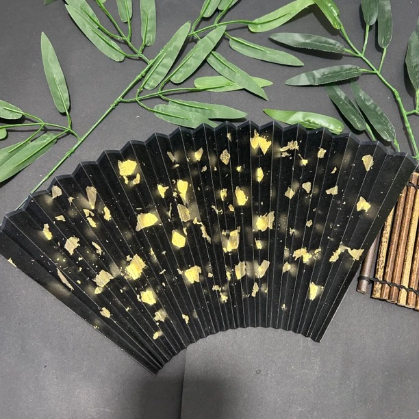 95寸18方2.0排口纯手工洒金箔苏工宣纸扇面