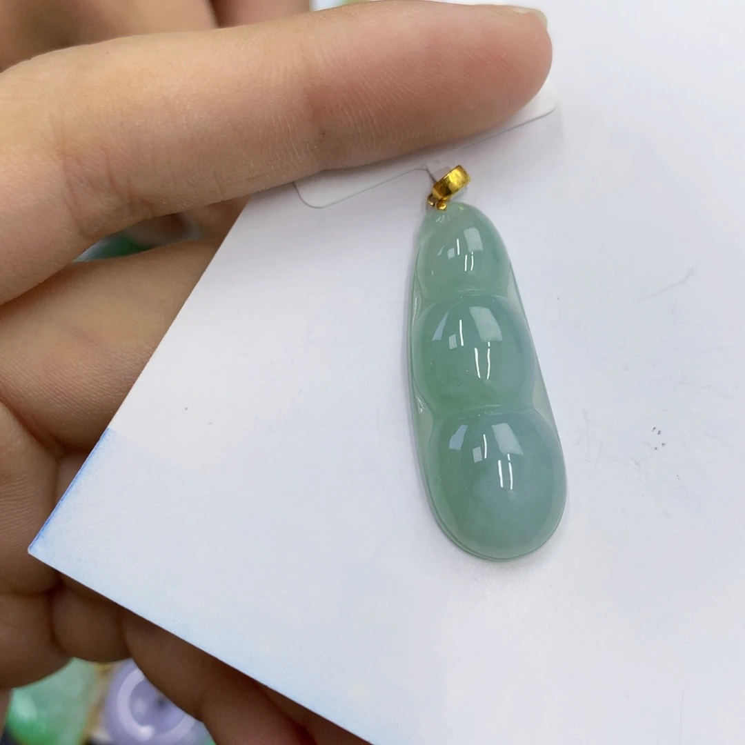 翡翠18K金镶嵌颈饰翡翠